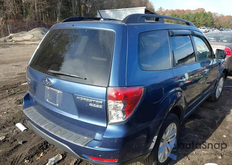 2013 Subaru Forester 2.5X Premium z USA, uszkodzony, nr VIN JF2SHACC8DH411152